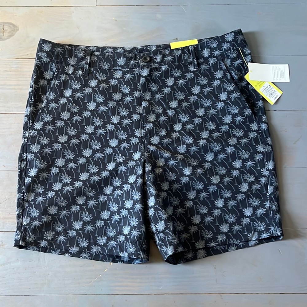 Men’s All in Motion Size L Resort Short Black -Palm Trees